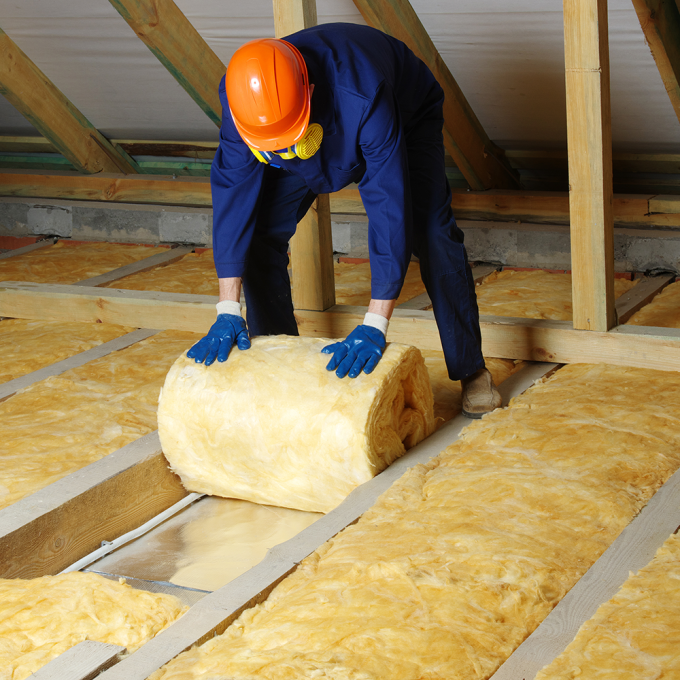 Insullating house attic 1000x1000